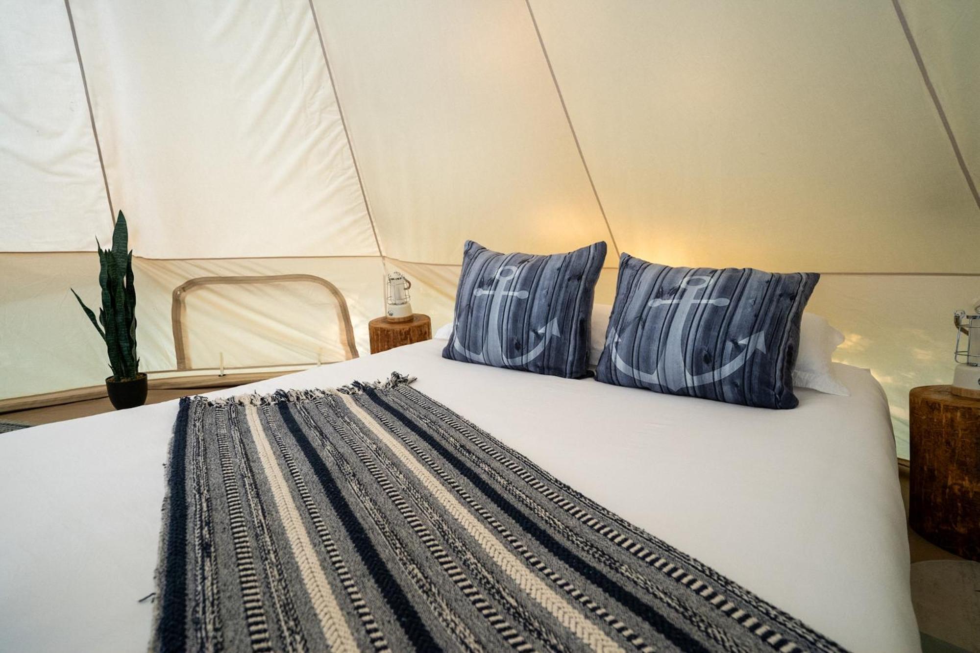 Отель Grotto Getaway Miller Lake Экстерьер фото